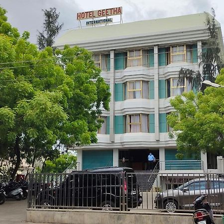 Hotel Geetha International Thoothukudi Extérieur photo