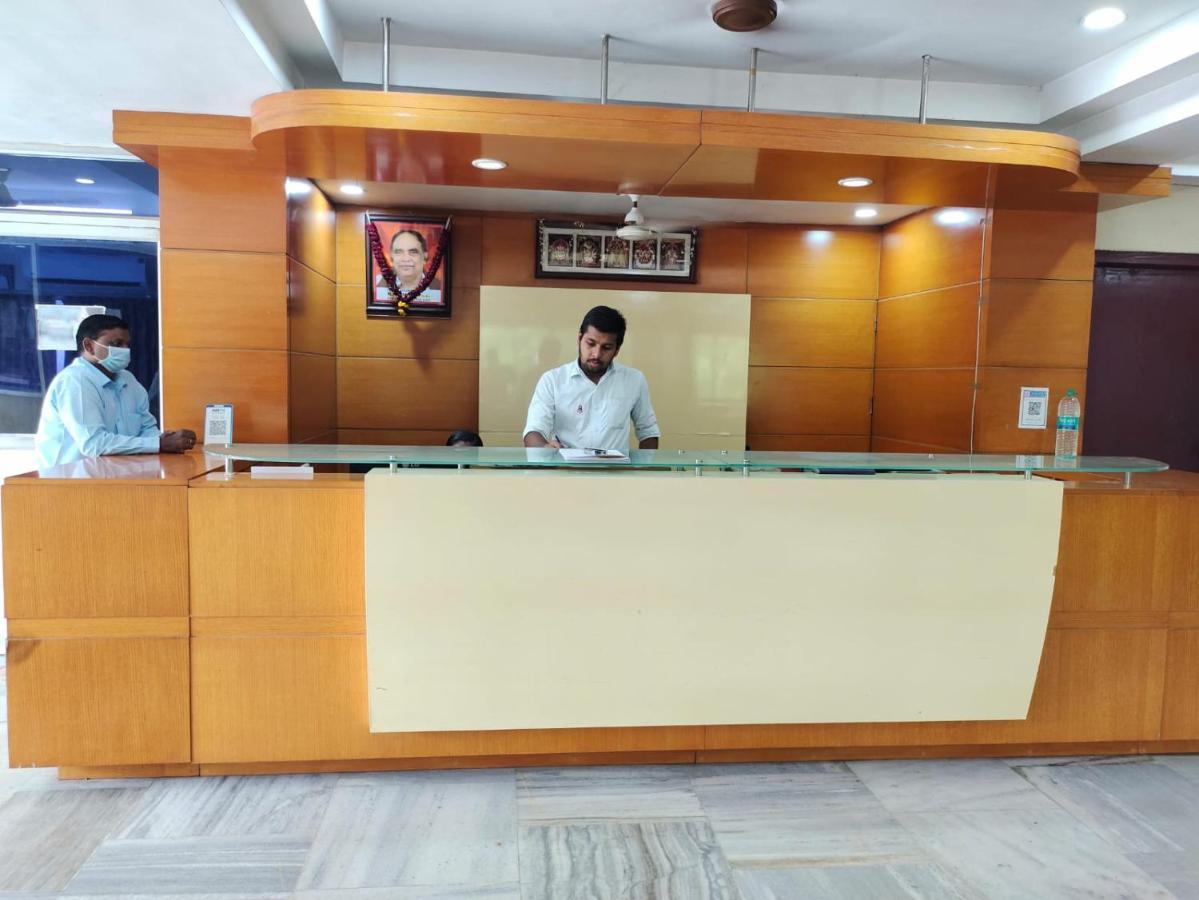 Hotel Geetha International Thoothukudi Extérieur photo