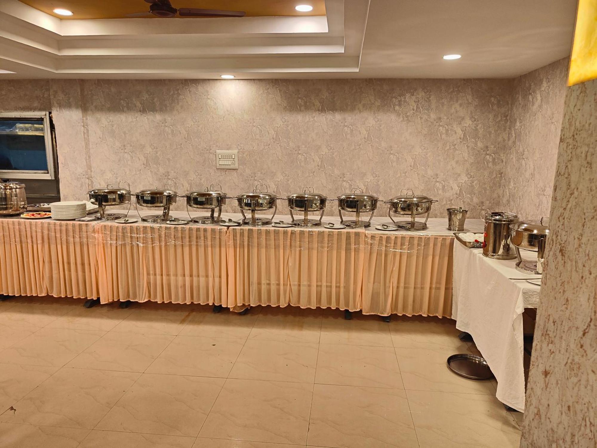 Hotel Geetha International Thoothukudi Extérieur photo