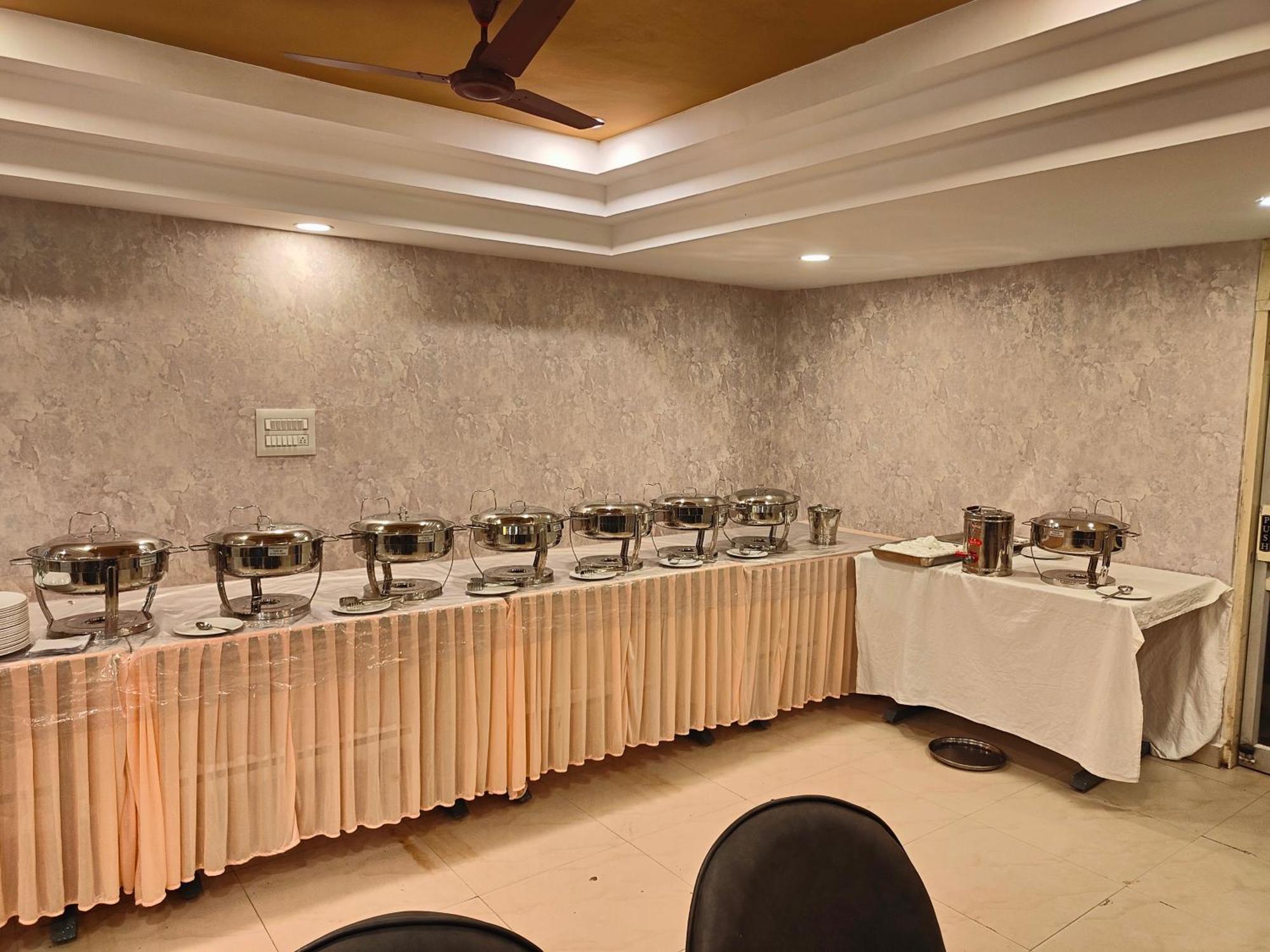 Hotel Geetha International Thoothukudi Extérieur photo