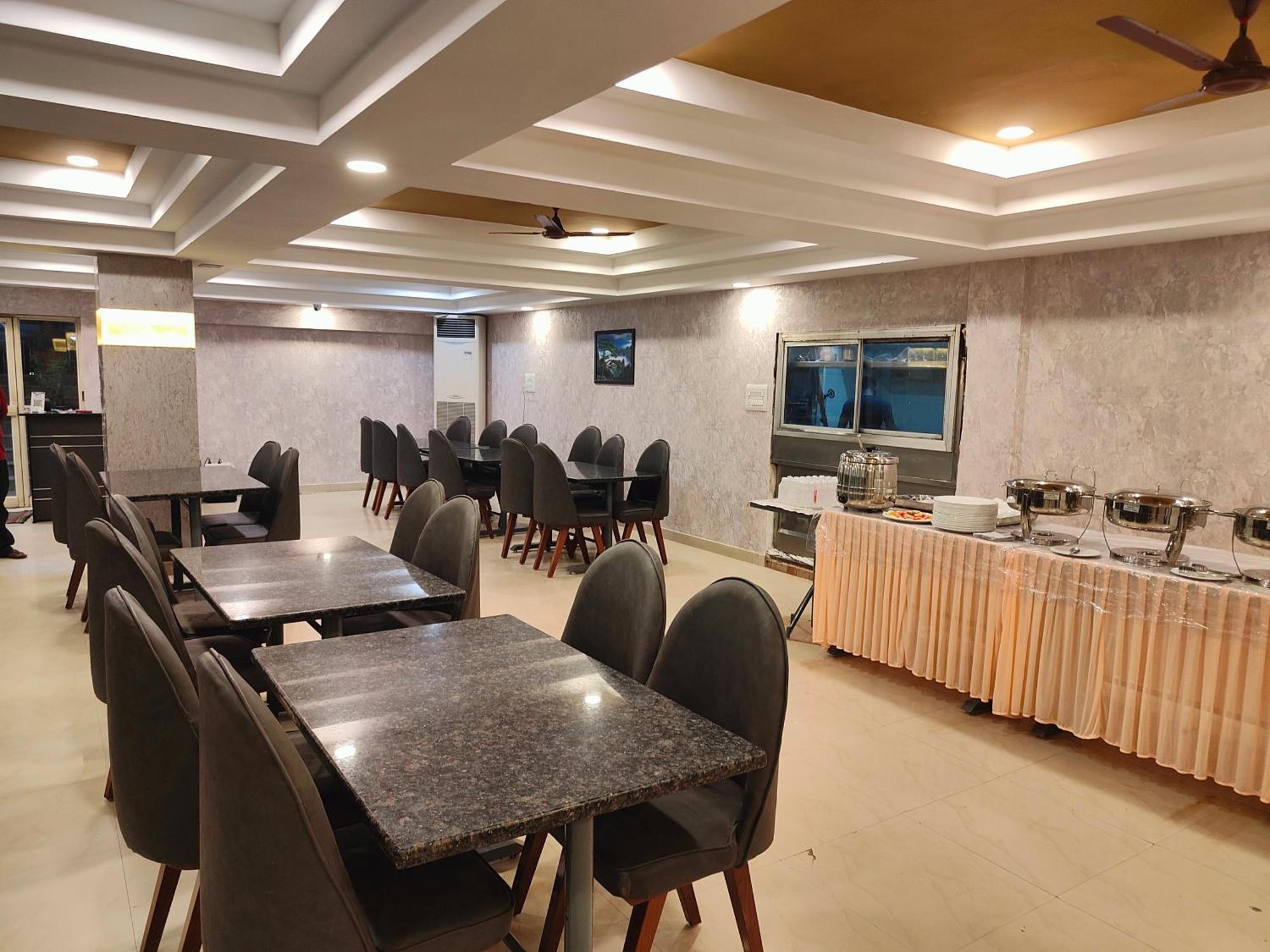 Hotel Geetha International Thoothukudi Extérieur photo