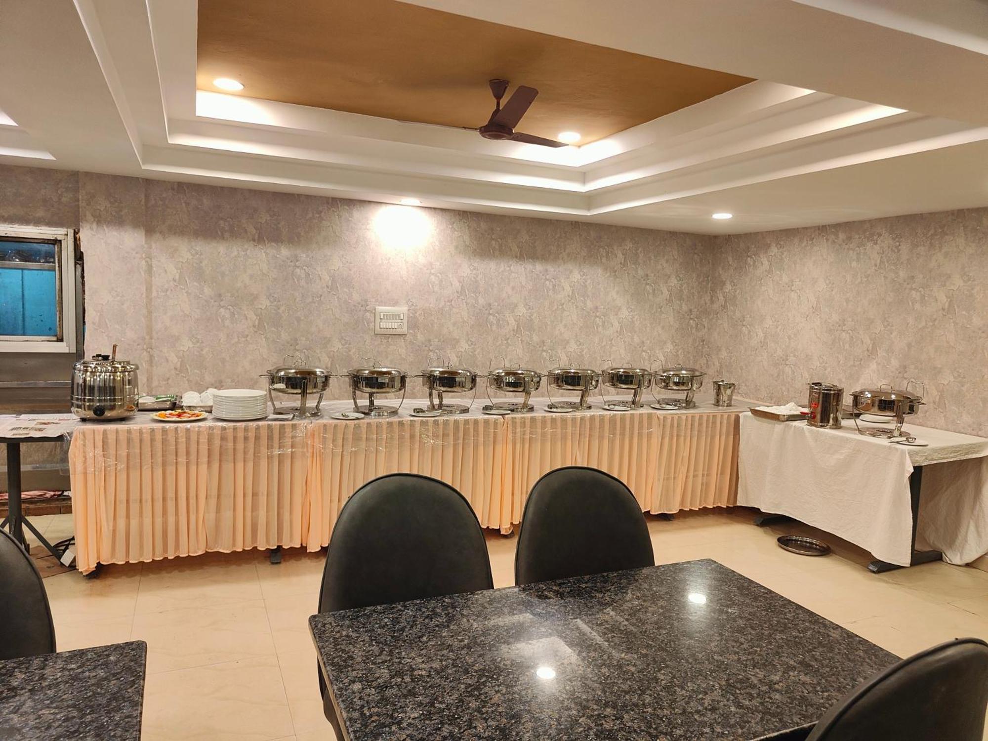 Hotel Geetha International Thoothukudi Extérieur photo