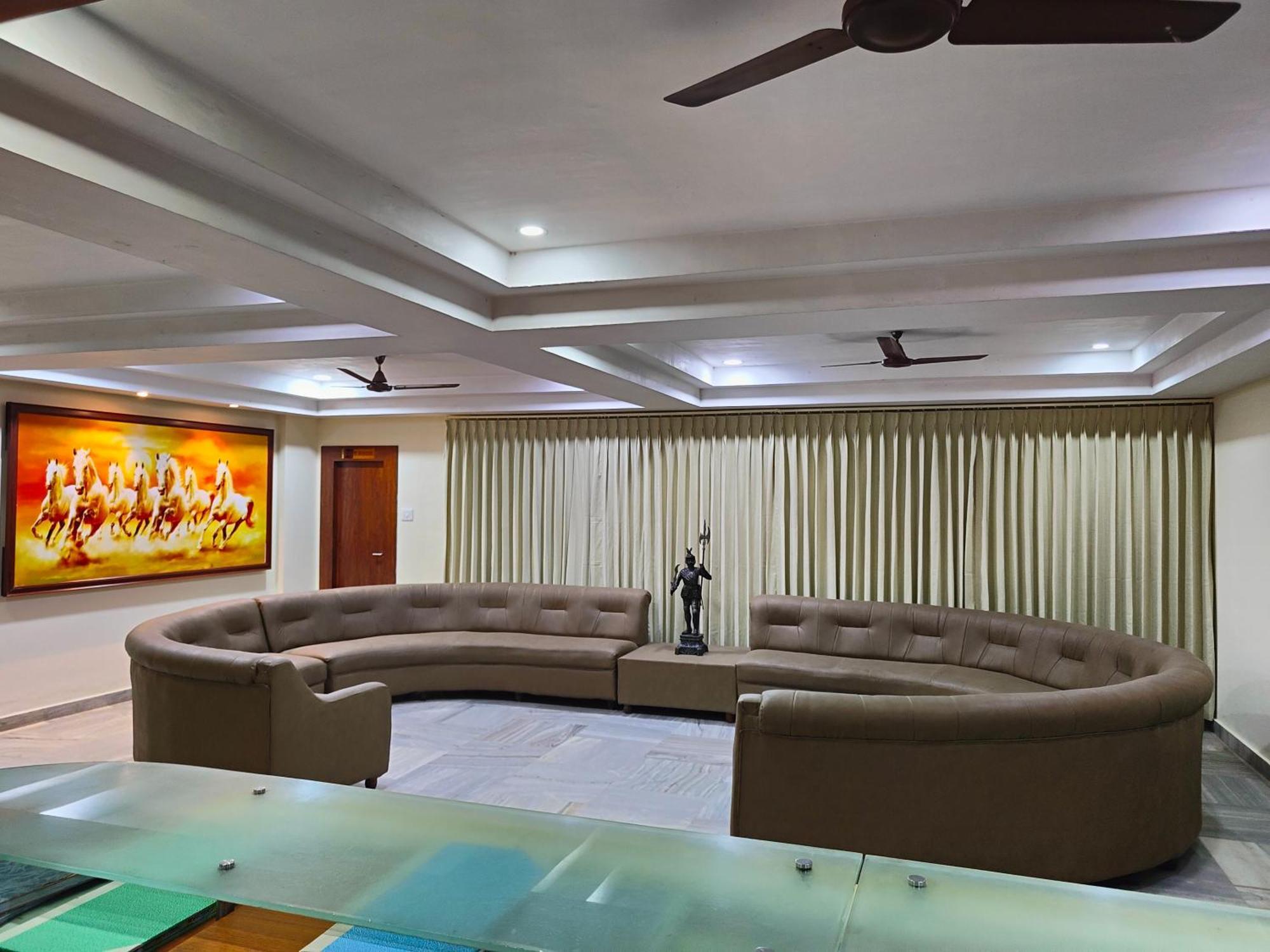 Hotel Geetha International Thoothukudi Extérieur photo